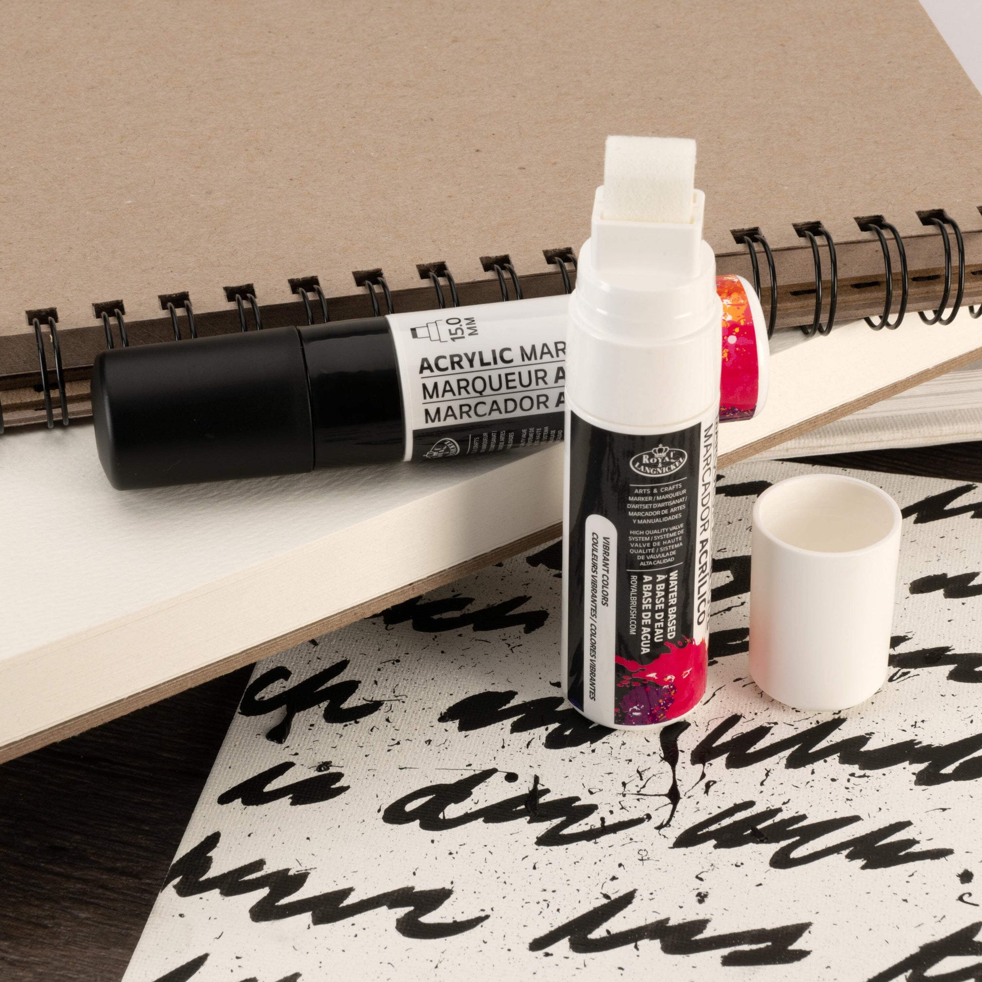 Royal & Langnickel 2 Piece Acrylic 15mm Black/White Markers